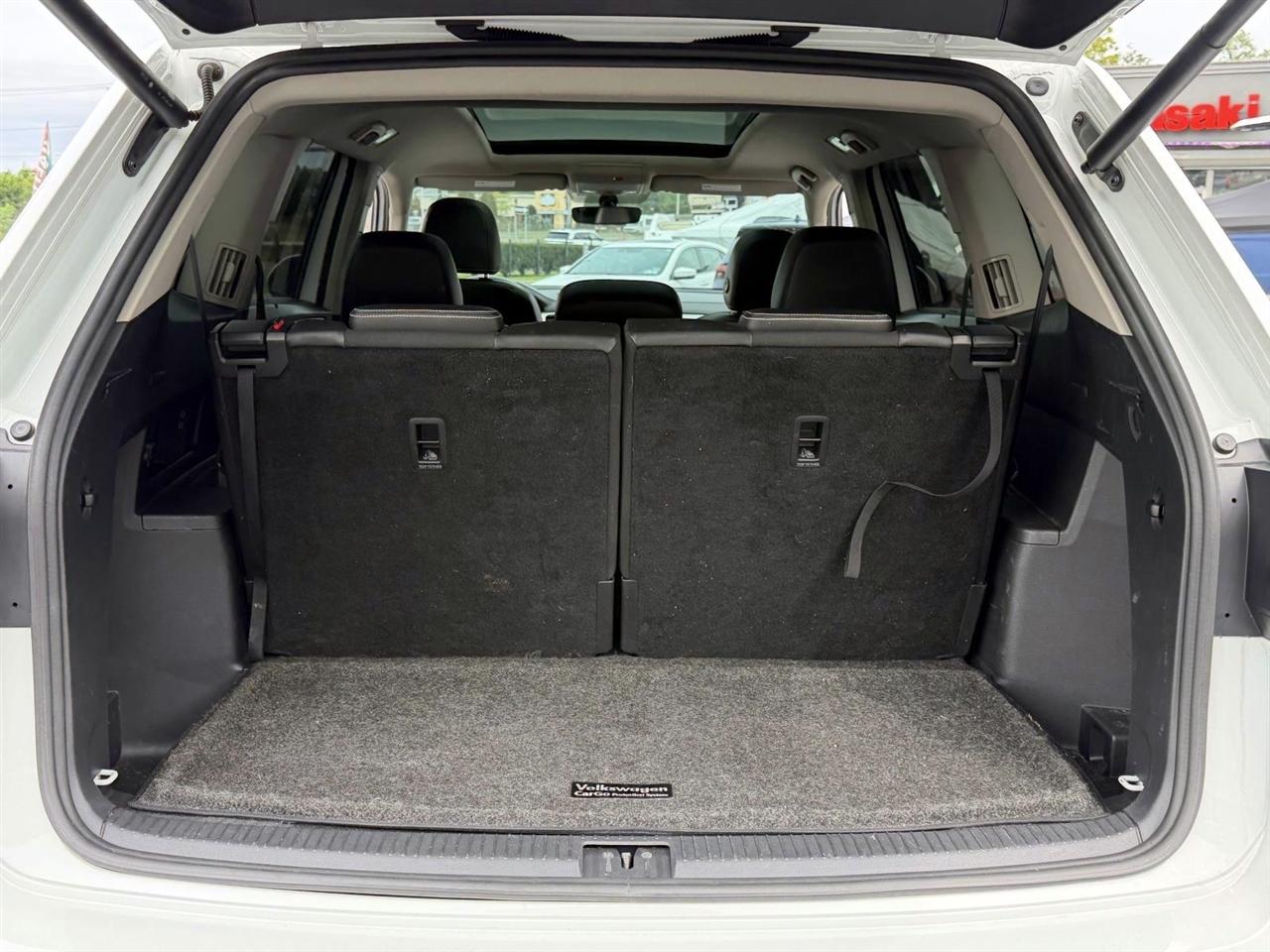 Volkswagen Atlas 3.6L V6 SE w/Technology 4MOTION 2023