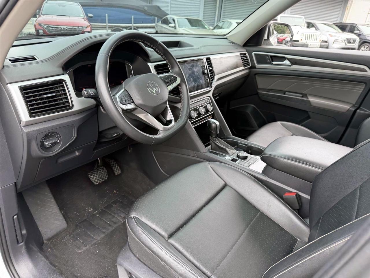 Volkswagen Atlas 3.6L V6 SE w/Technology 4MOTION 2023