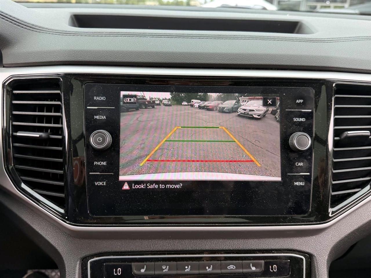 Volkswagen Atlas 3.6L V6 SE w/Technology 4MOTION 2023