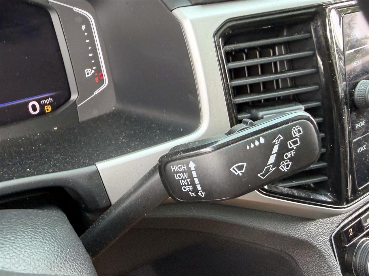 Volkswagen Atlas 3.6L V6 SE w/Technology 4MOTION 2023