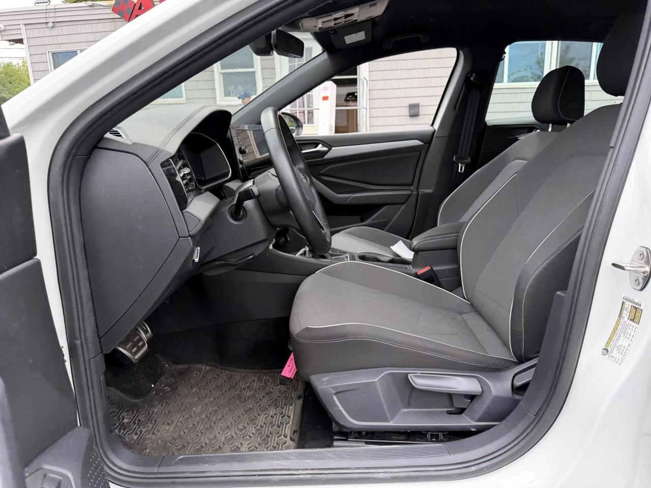 Volkswagen Jetta Sport Auto 2025