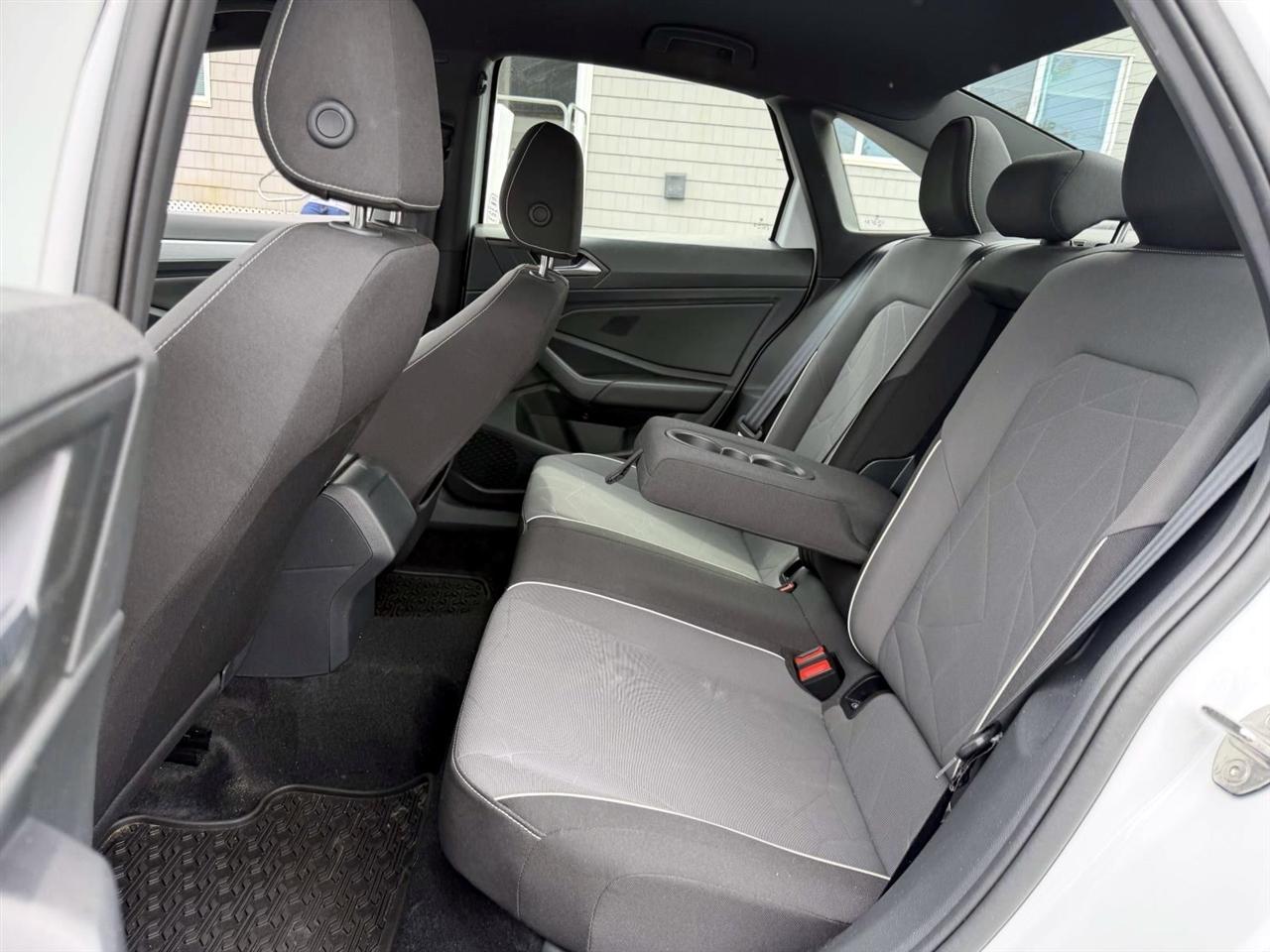 Volkswagen Jetta Sport Auto 2025