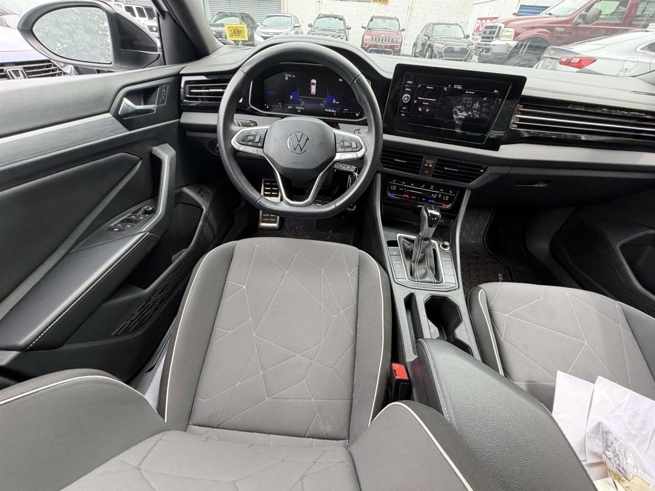 Volkswagen Jetta Sport Auto 2025