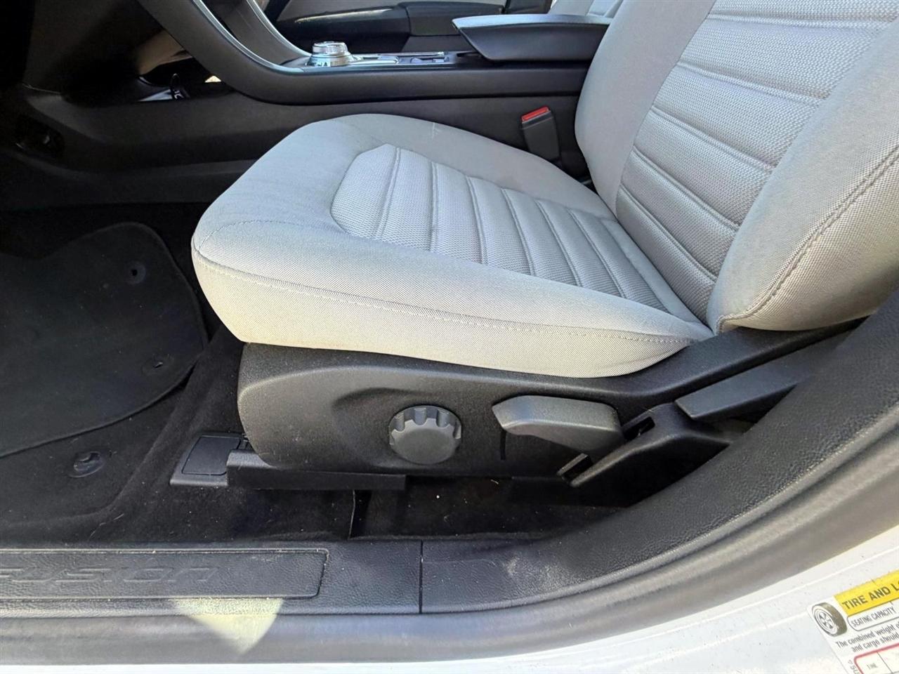 Ford Fusion S FWD 2019
