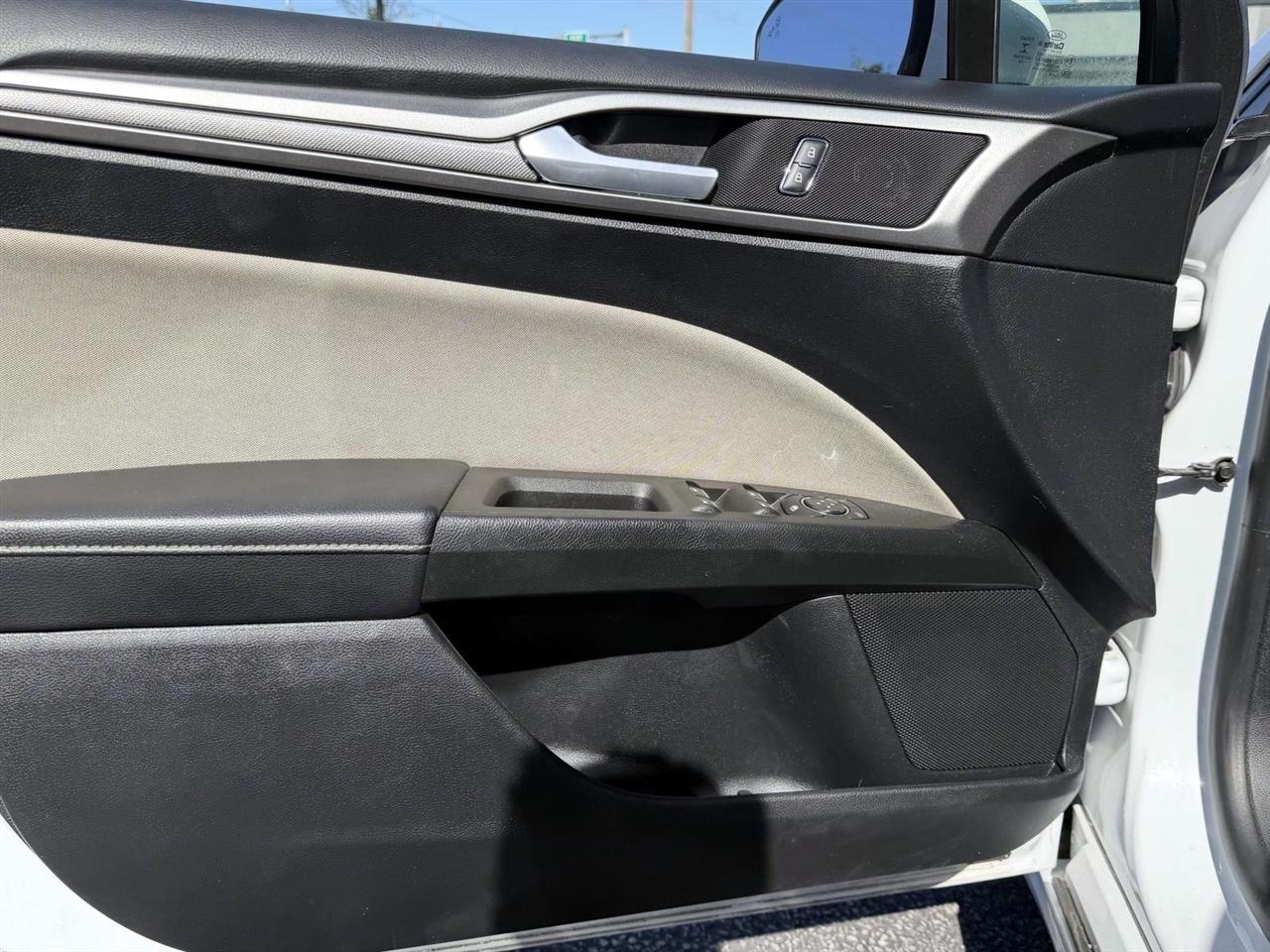 Ford Fusion S FWD 2019