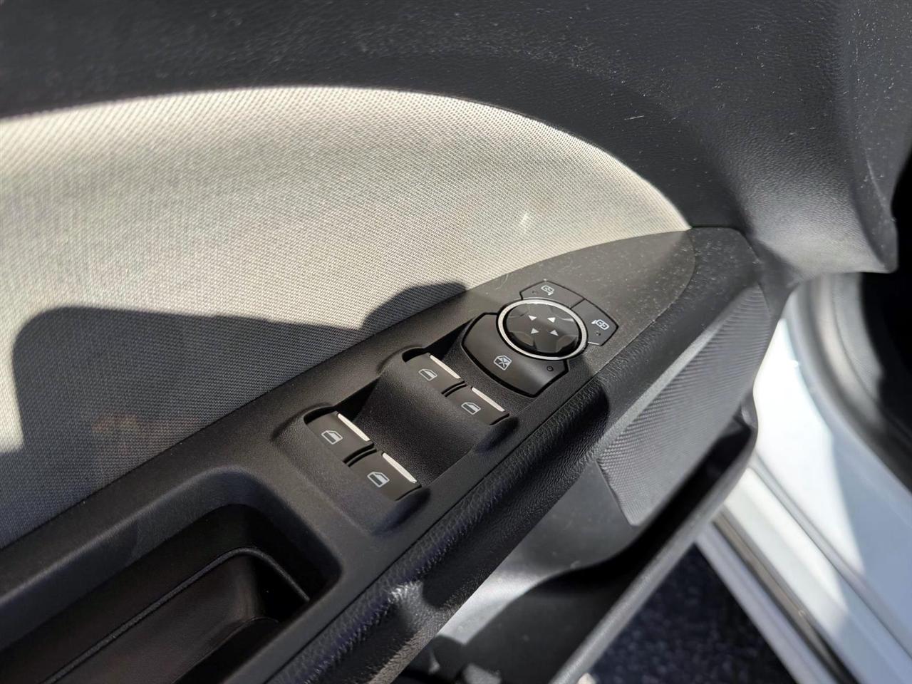 Ford Fusion S FWD 2019