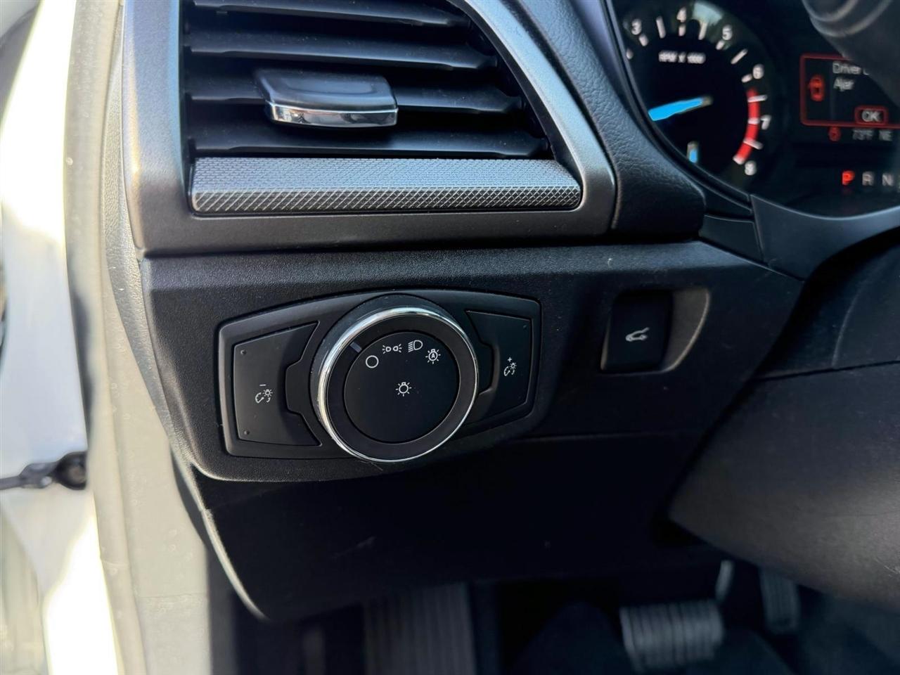 Ford Fusion S FWD 2019