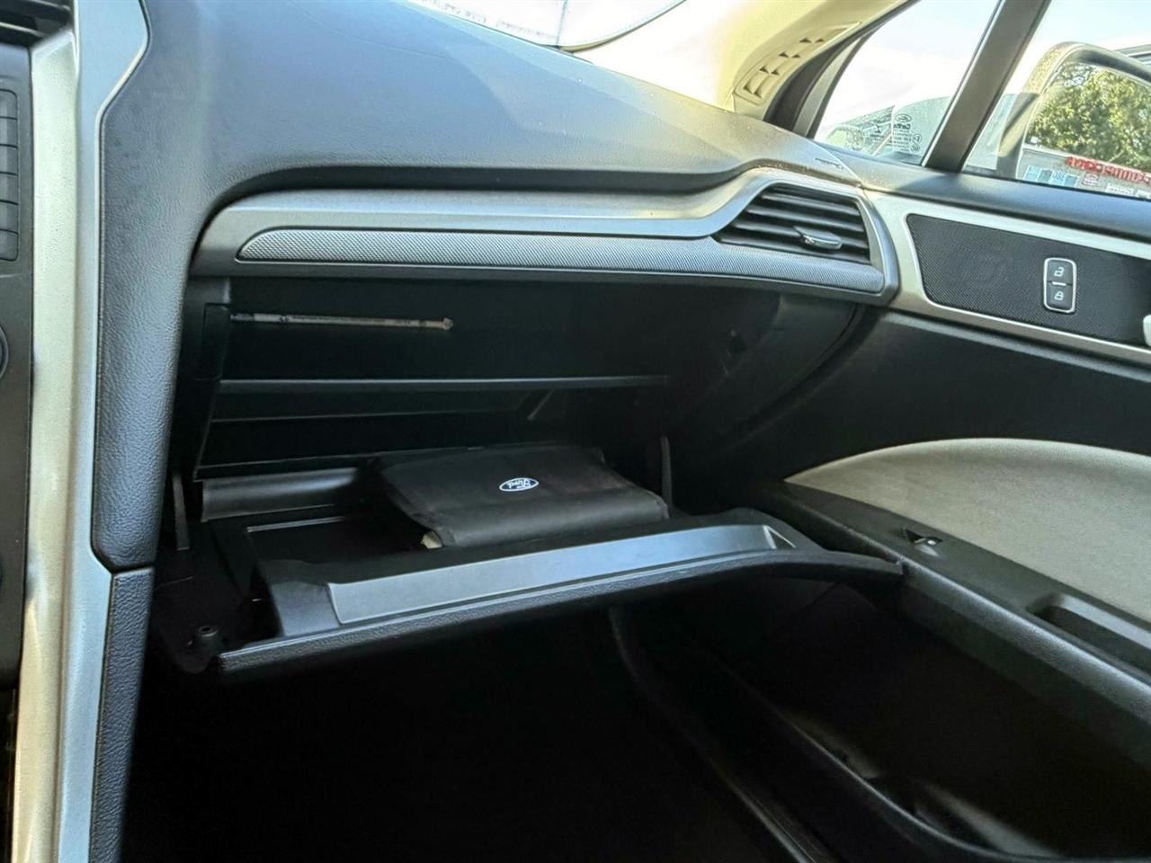 Ford Fusion S FWD 2019