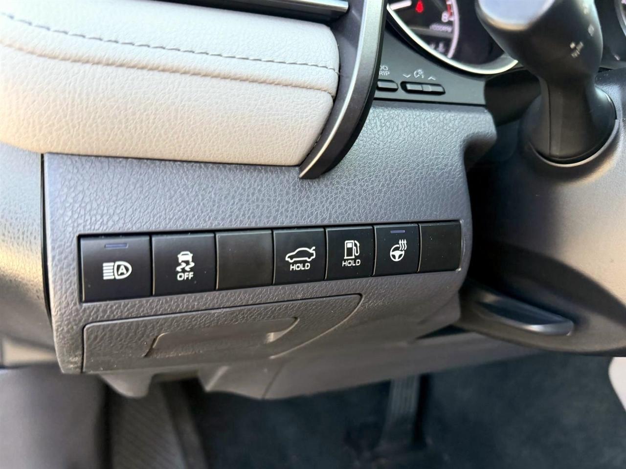 Toyota Camry LE Auto AWD (Natl) 2022