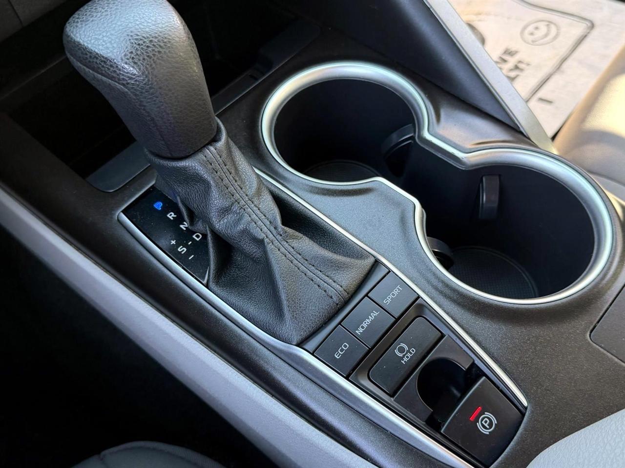 Toyota Camry LE Auto AWD (Natl) 2022