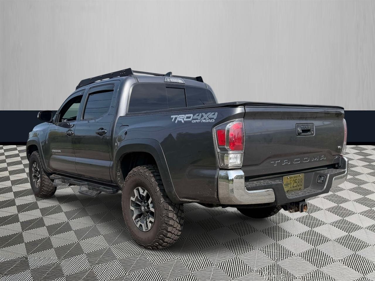 Toyota Tacoma 4WD TRD Off Road Double Cab 5' Bed V6 MT (Natl) 2021