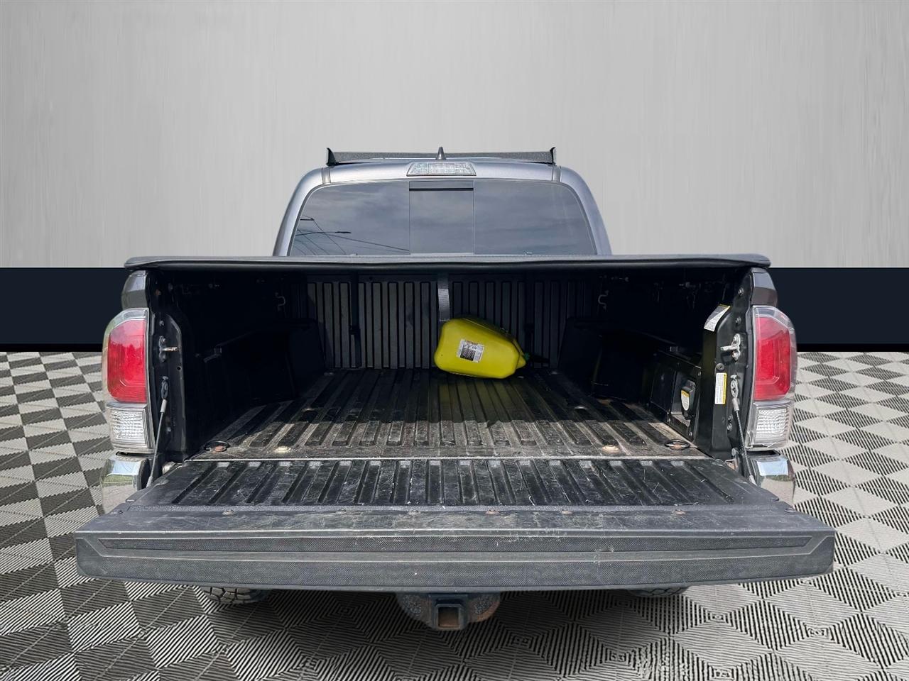Toyota Tacoma 4WD TRD Off Road Double Cab 5' Bed V6 MT (Natl) 2021