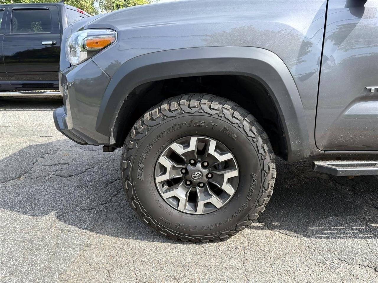 Toyota Tacoma 4WD TRD Off Road Double Cab 5' Bed V6 MT (Natl) 2021