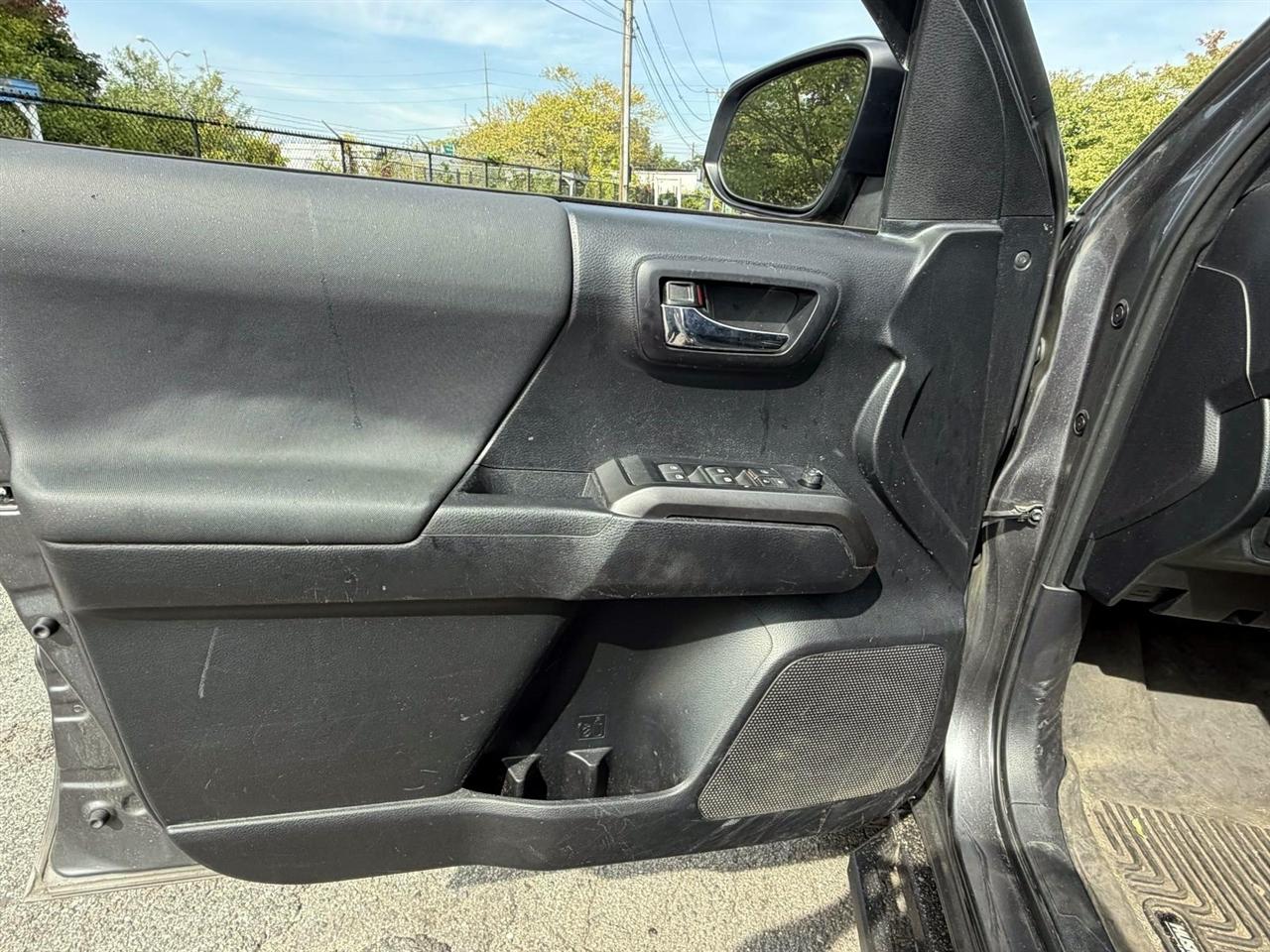 Toyota Tacoma 4WD TRD Off Road Double Cab 5' Bed V6 MT (Natl) 2021