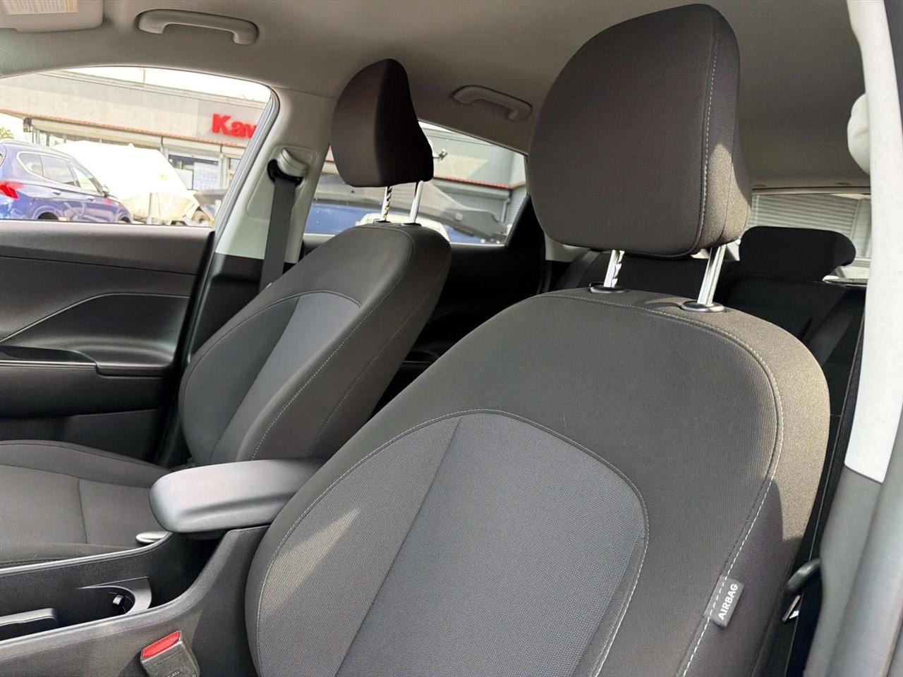 Hyundai Kona SEL FWD 2024