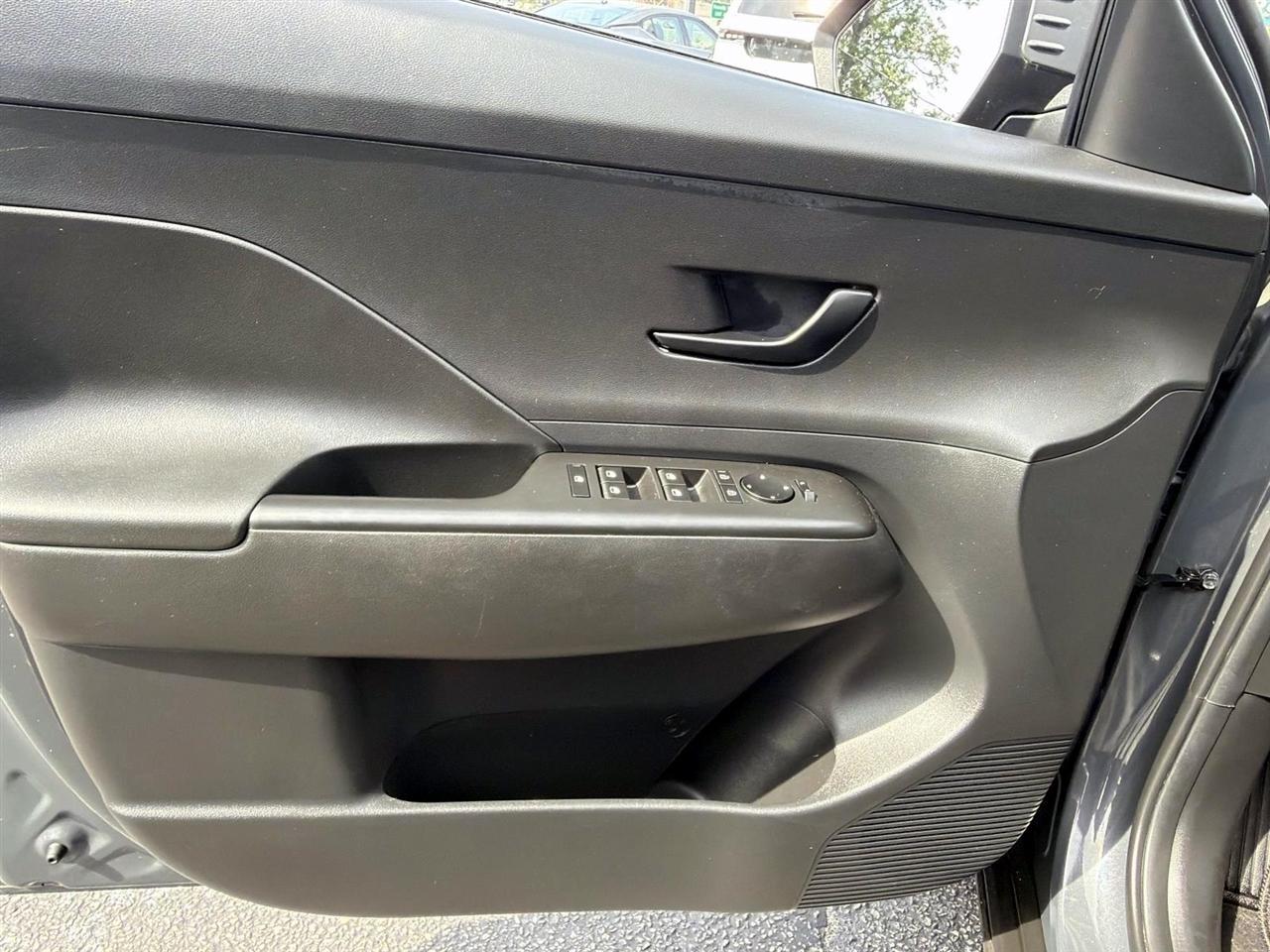 Hyundai Kona SEL FWD 2024