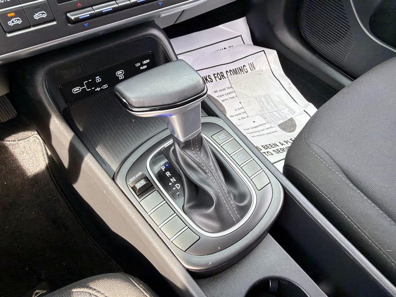 Hyundai Kona SEL FWD 2024