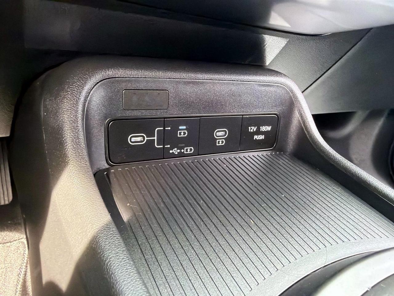 Hyundai Kona SEL FWD 2024
