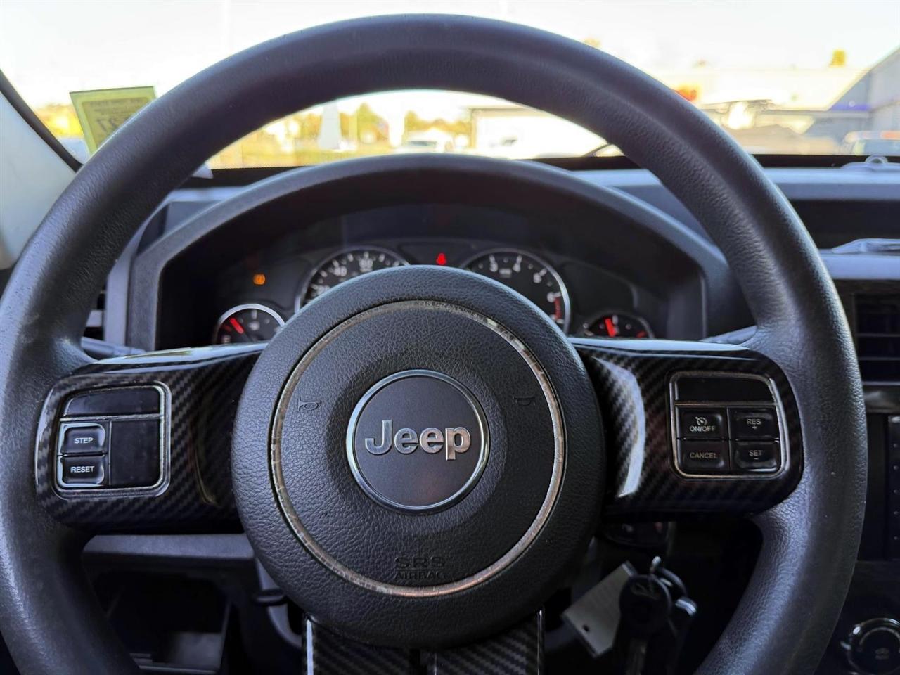 Jeep Liberty 4WD 4dr Sport 2012