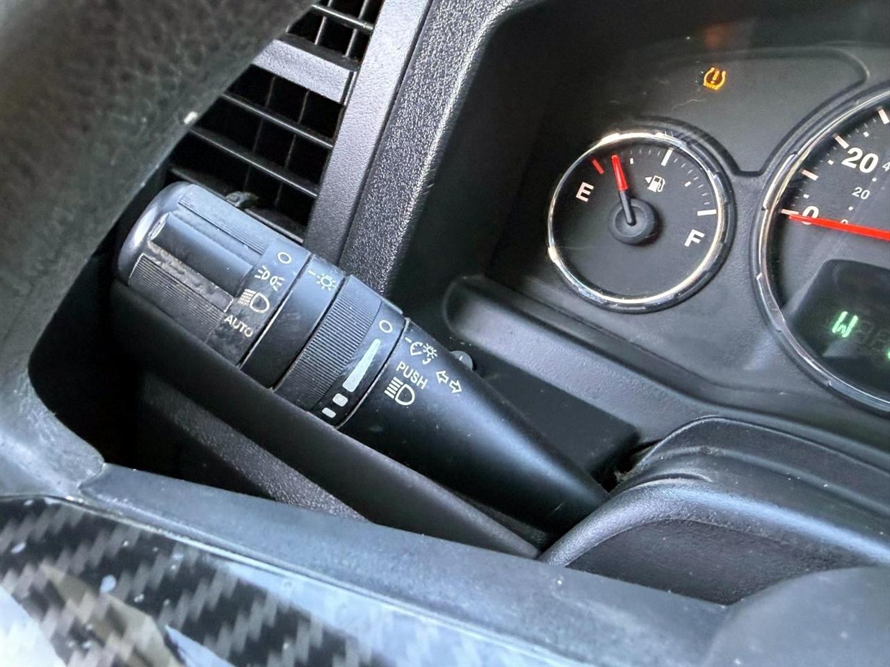 Jeep Liberty 4WD 4dr Sport 2012