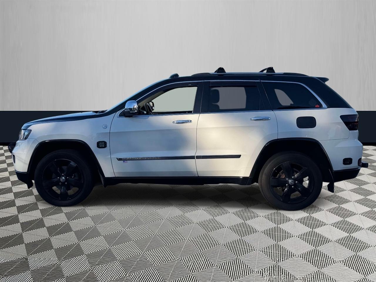 Jeep Grand Cherokee 4WD 4dr Overland 2011