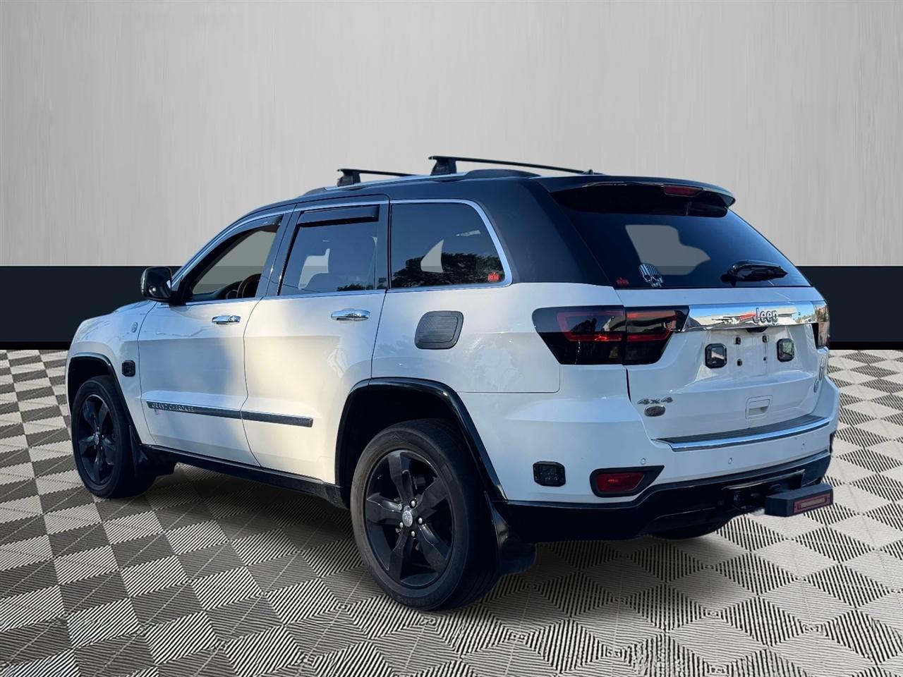 Jeep Grand Cherokee 4WD 4dr Overland 2011