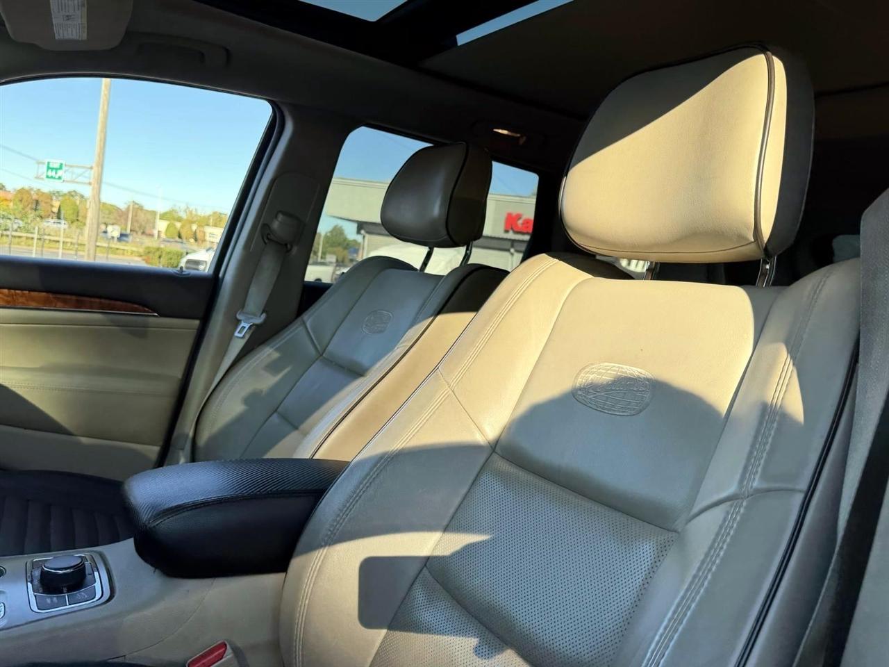 Jeep Grand Cherokee 4WD 4dr Overland 2011