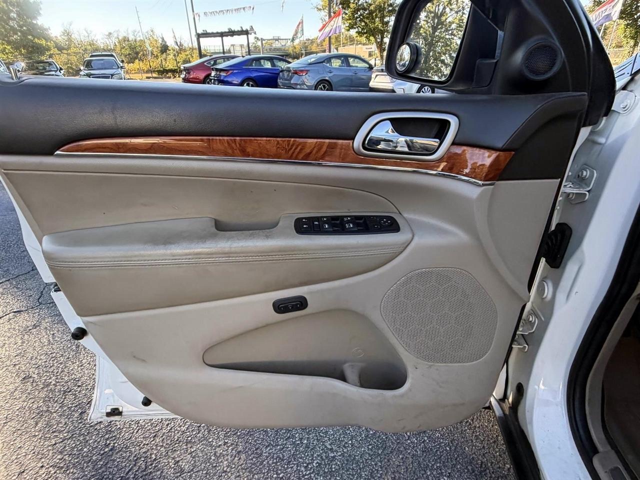 Jeep Grand Cherokee 4WD 4dr Overland 2011