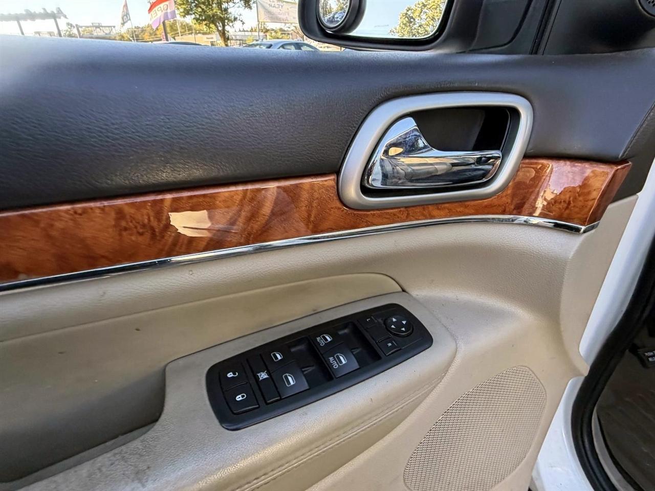 Jeep Grand Cherokee 4WD 4dr Overland 2011
