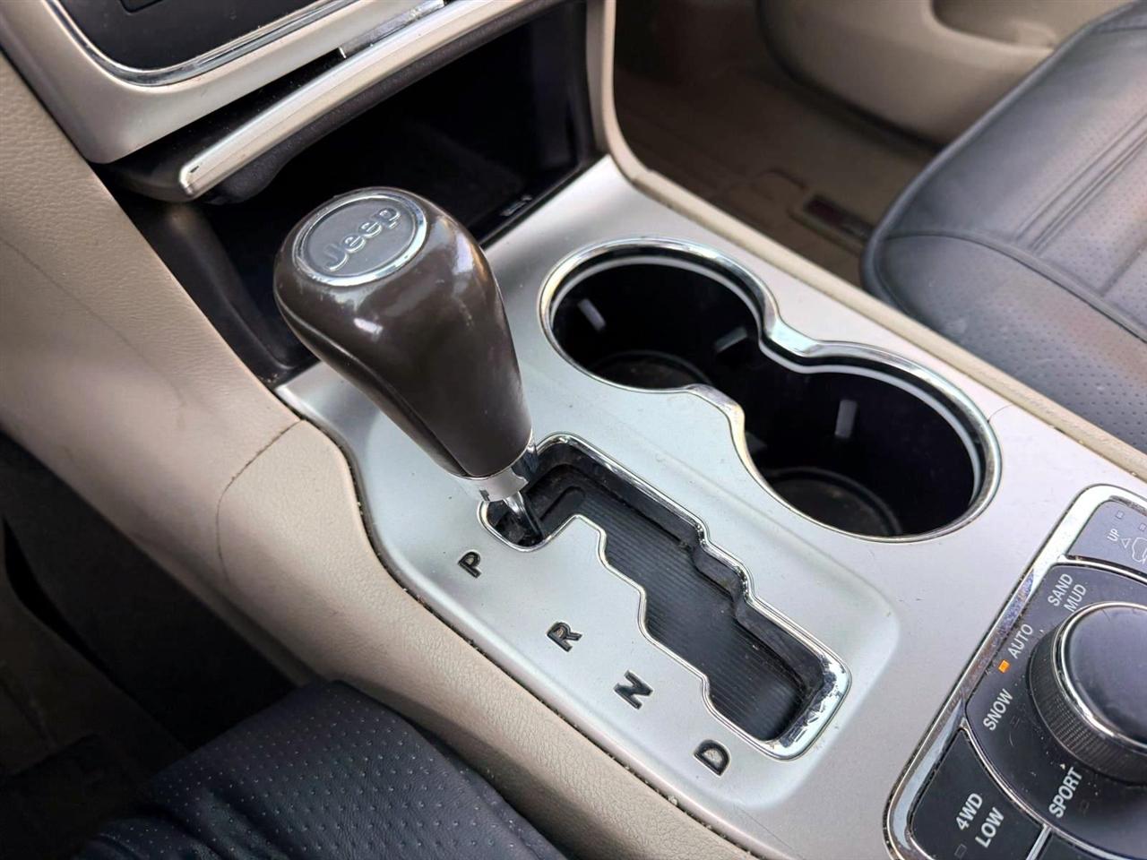 Jeep Grand Cherokee 4WD 4dr Overland 2011