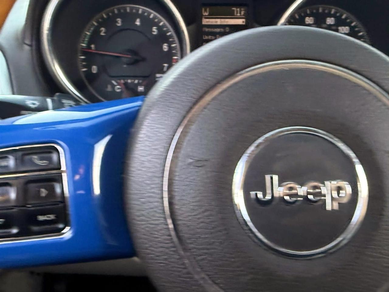 Jeep Grand Cherokee 4WD 4dr Overland 2011