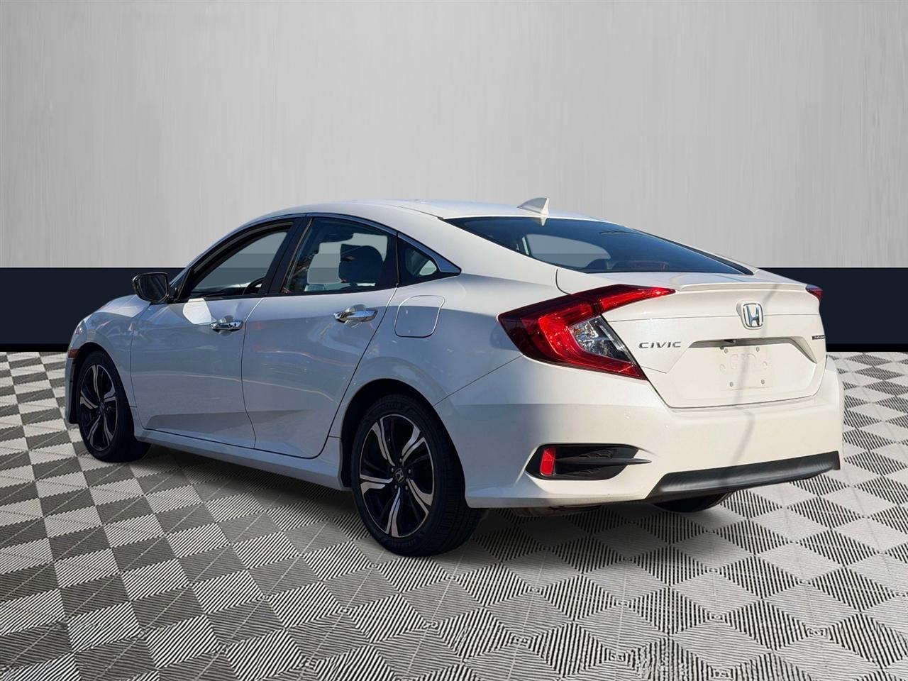 Honda Civic Sedan 4dr CVT Touring 2016