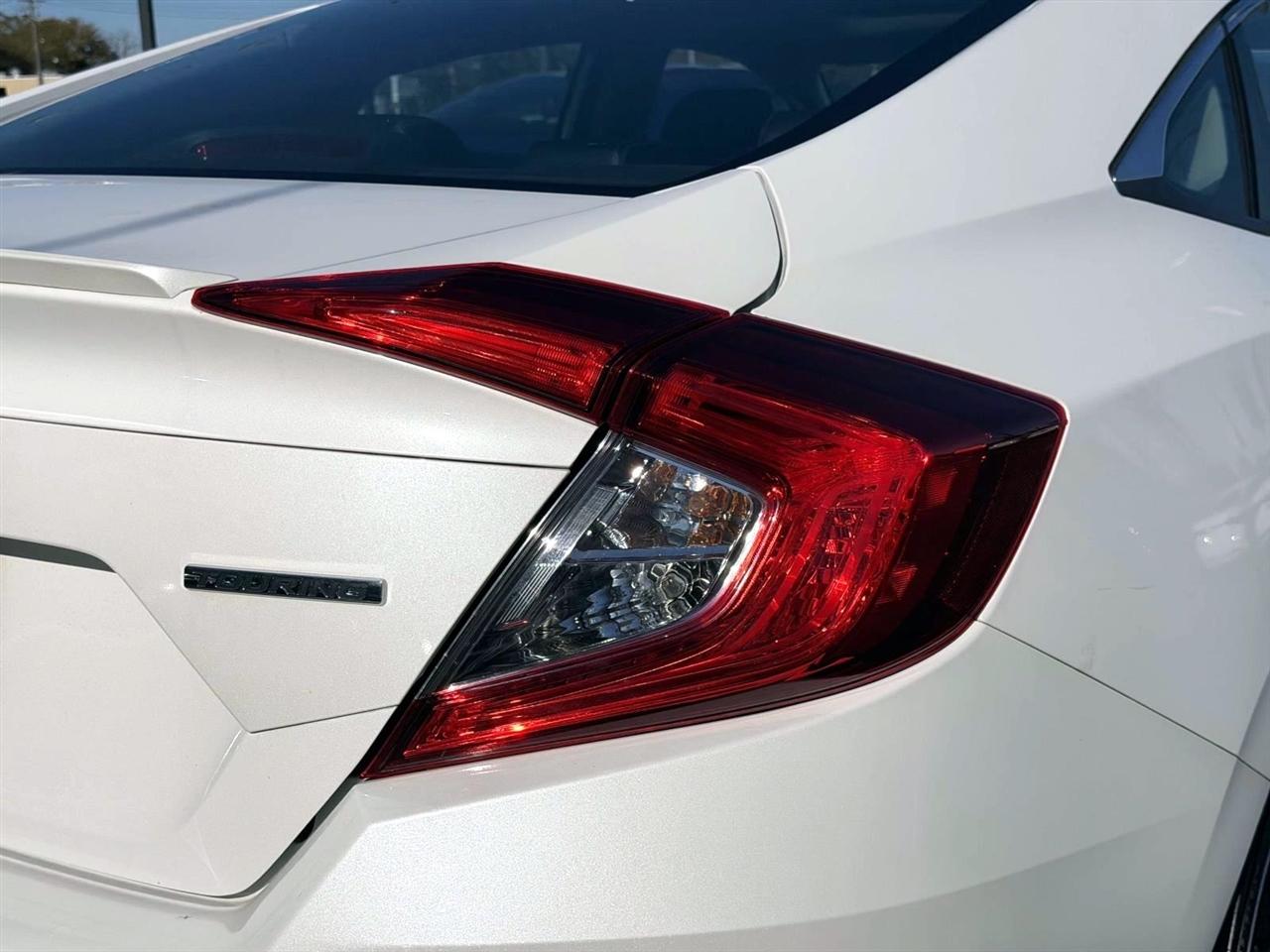 Honda Civic Sedan 4dr CVT Touring 2016
