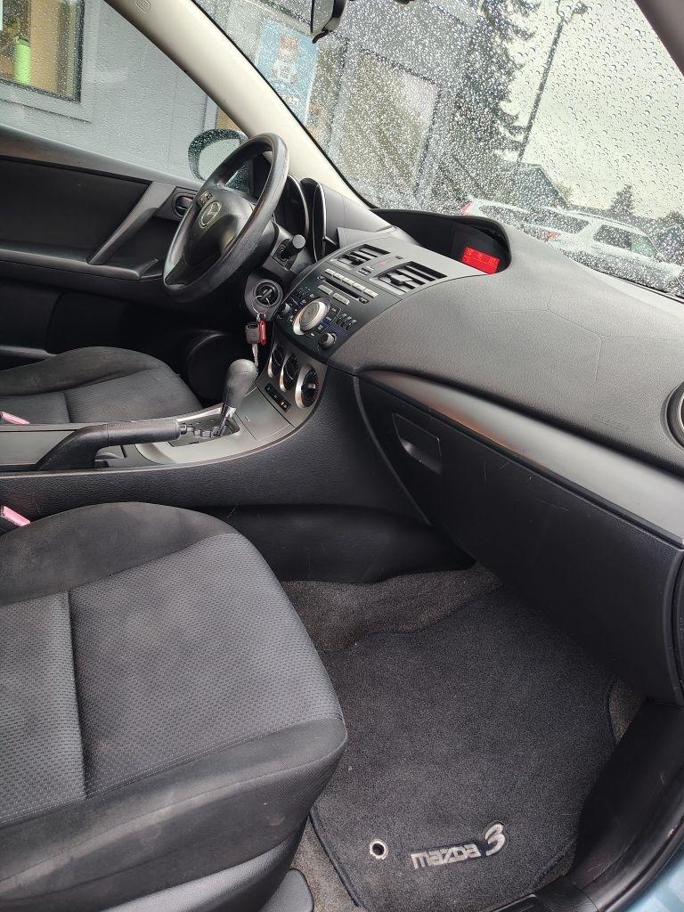 Mazda MAZDA3  2011