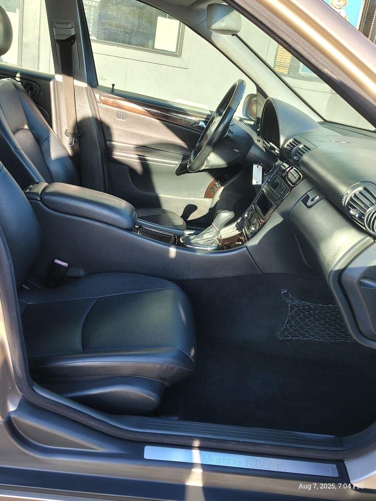 Mercedes-Benz C-Class  2002