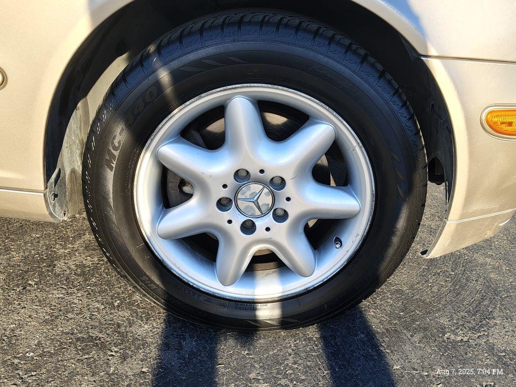 Mercedes-Benz C-Class  2002