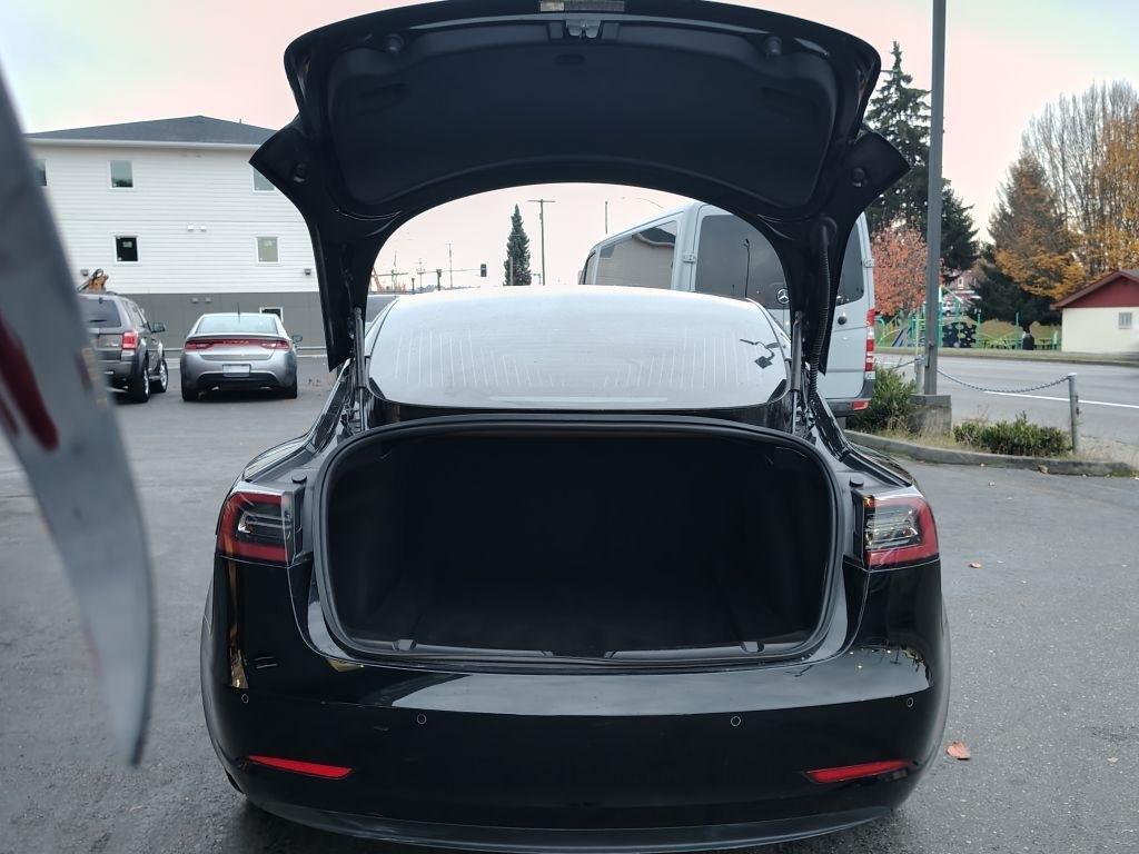 Tesla Model 3  2018