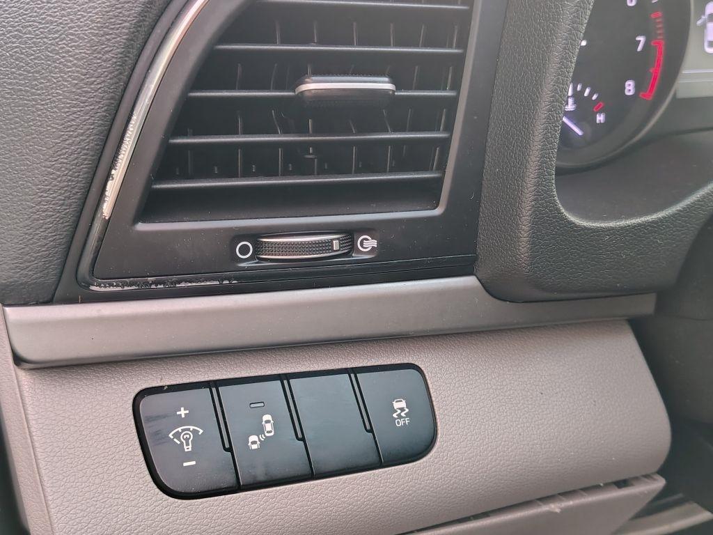 Hyundai Elantra  2018