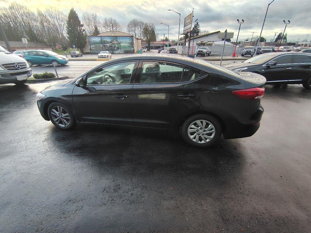 Hyundai Elantra  2018