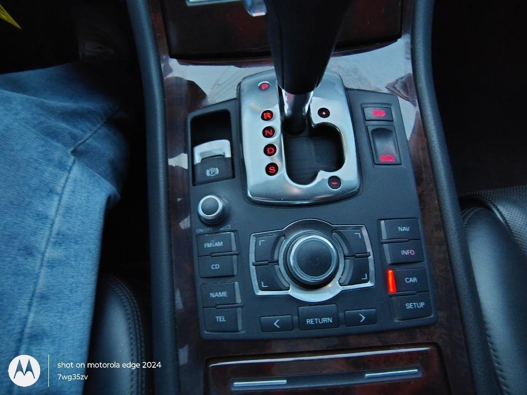 Audi A8  2007