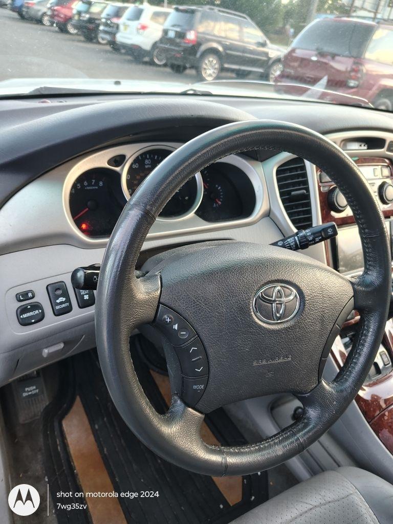 Toyota Highlander  2005