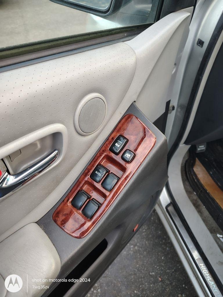 Toyota Highlander  2005
