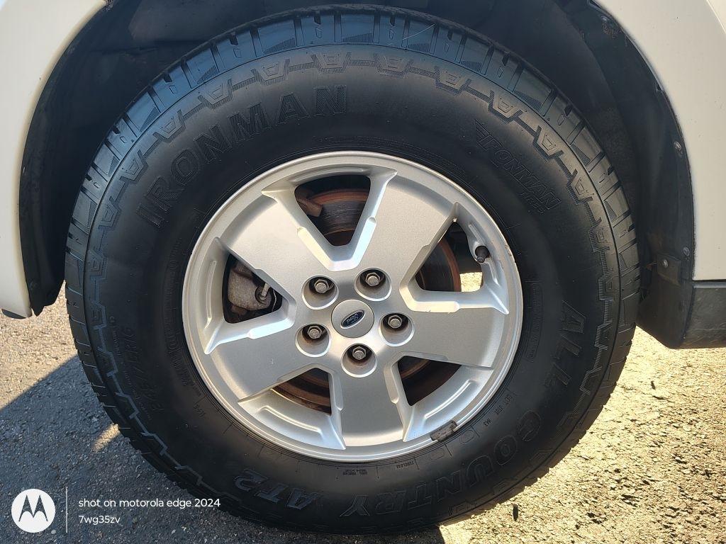 Ford Escape  2008
