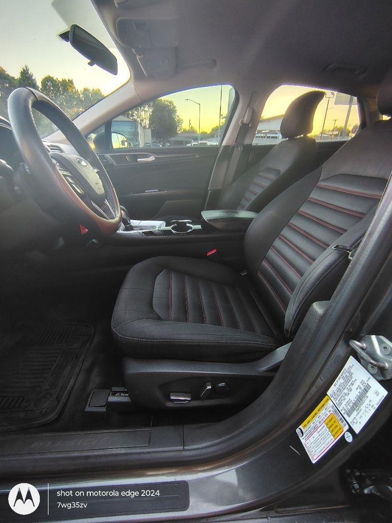 Ford Fusion  2016