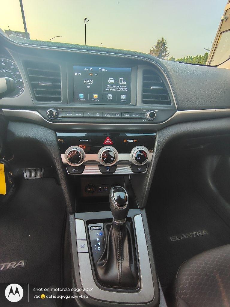 Hyundai Elantra  2019