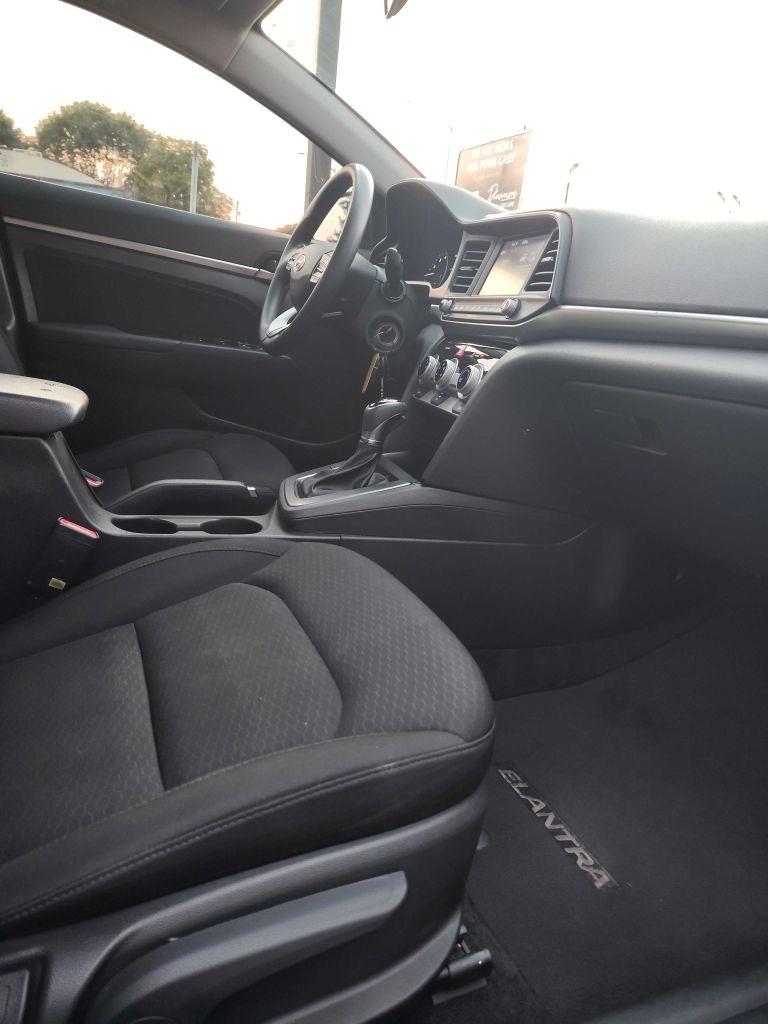 Hyundai Elantra  2019