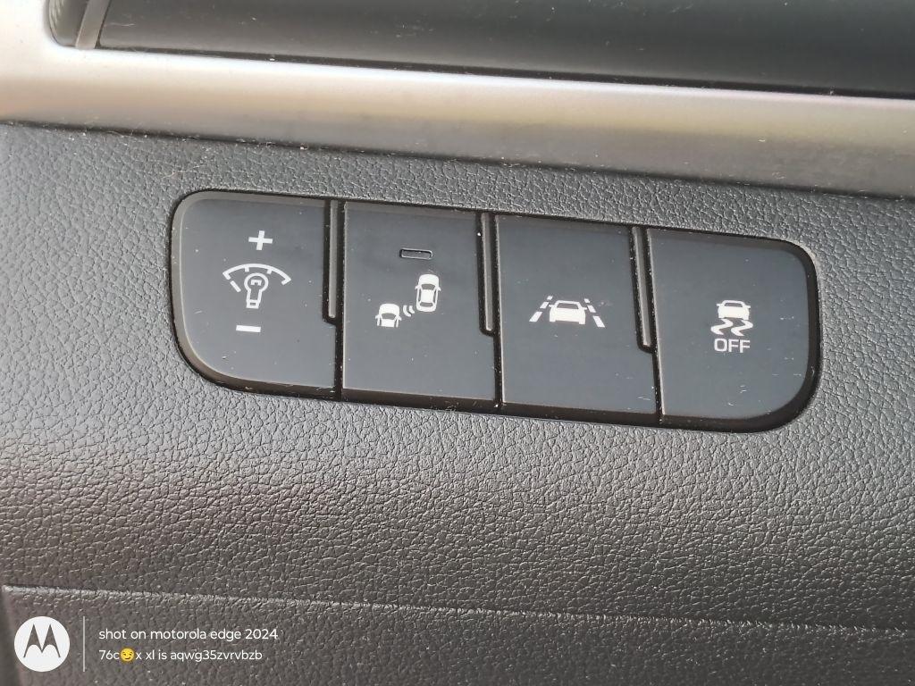 Hyundai Elantra  2019