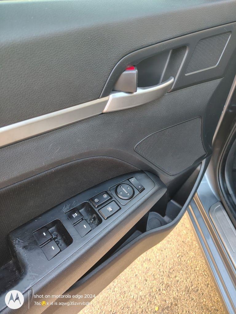 Hyundai Elantra  2019