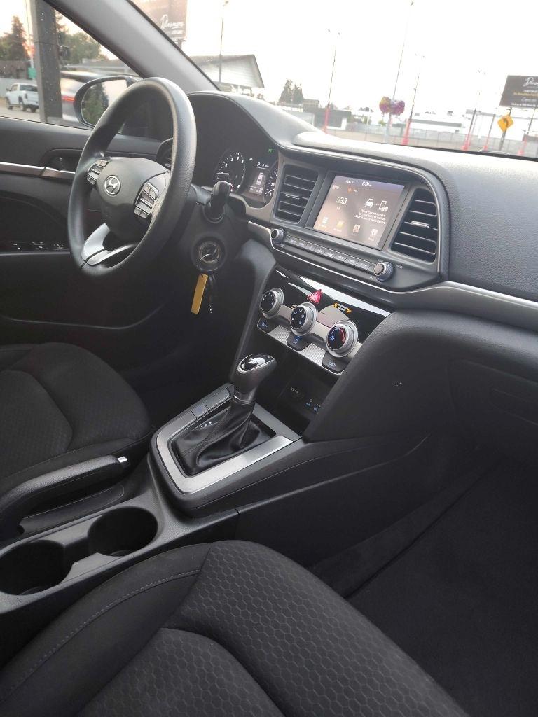 Hyundai Elantra  2019
