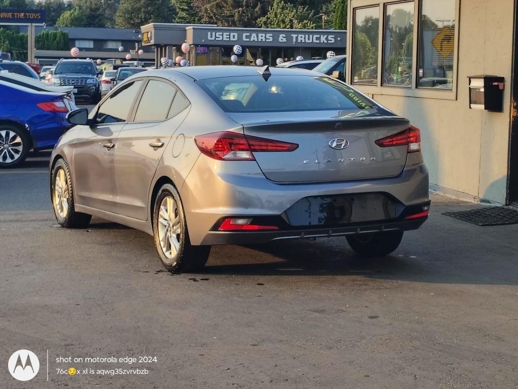 Hyundai Elantra  2019